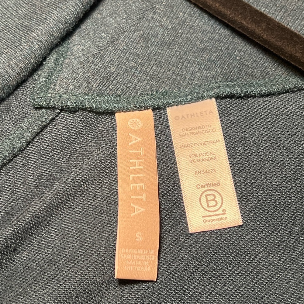 Athleta Forest Green Nirvana Cardigan Long Sleeve Lightweight Layering Sz Small